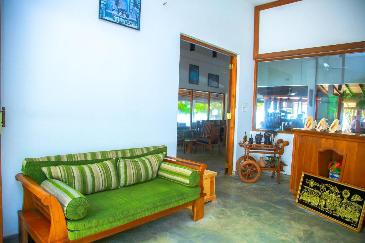 Surf Sea Breeze Hotel Mirissa Luaran gambar